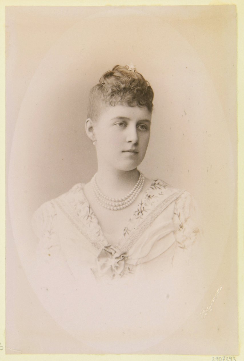 Alexandra de Grece, grande duquesa de Russie - Retrato da Grã-Duquesa Alexandra Georgievna da Rússia (1870-1891), de Bergamasco, Charles (Karl) (1830-1896). Fotografia de Albumina de Charles Bergamasco