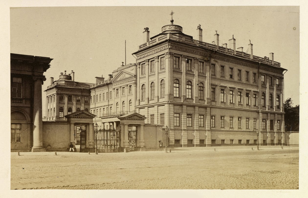 O Palácio Anichkov em São Petersburgo, de Bergamasco, Charles (Karl) (1830-1896). Foto Albumina de Charles Bergamasco