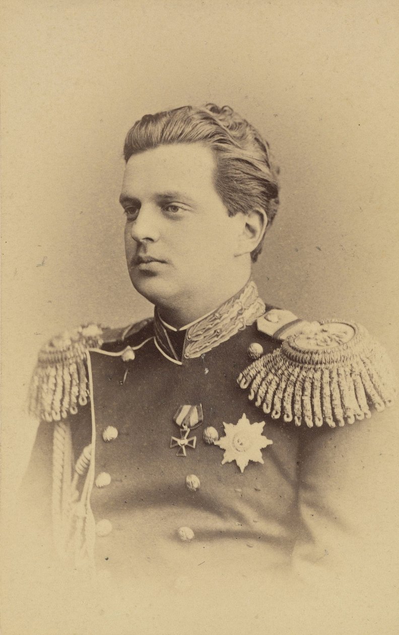Vladimir Alexandrovitch de Russie - Retrato do Grão-Duque Vladimir Alexandrovich da Rússia (1847-1909), de Bergamasco, Charles (Karl) (1830-1896). Foto de Albumina, ca. 1865. Arquivo de Cinema e Fotografia do Estado Russo, Krasnogorsk de Charles Bergamasco
