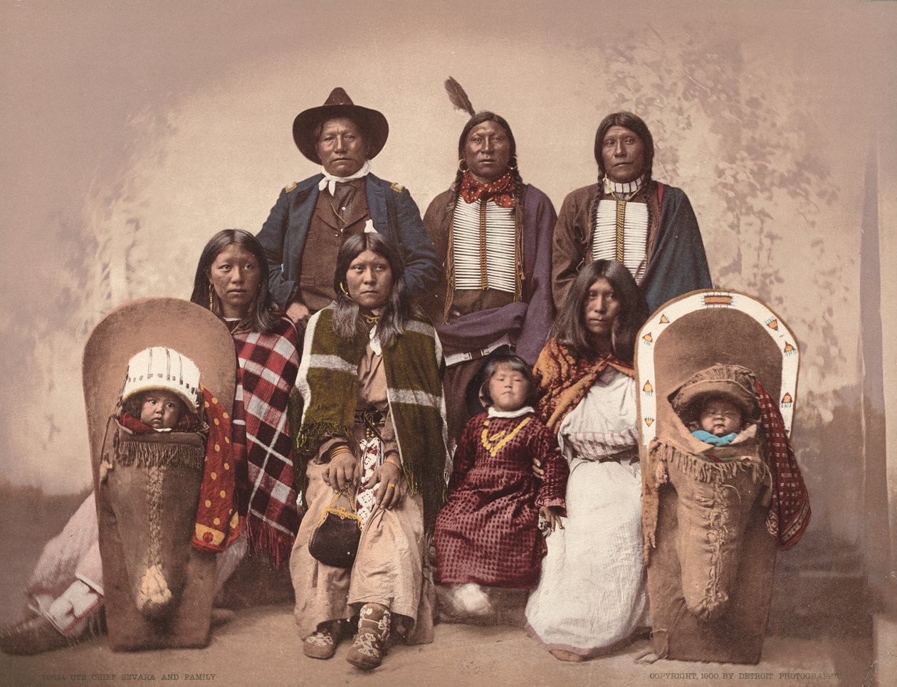 Chefe Ute Severo e família,c. 1885, publicado em 1900 (foto) de Charles A. Nast
