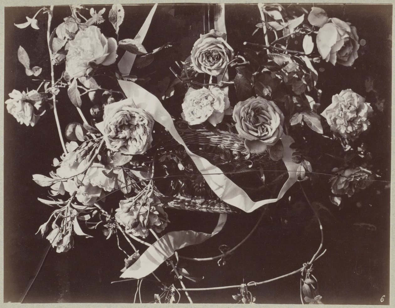 Estudo das flores com cesto e fitas de Charles Aubry (manner of)