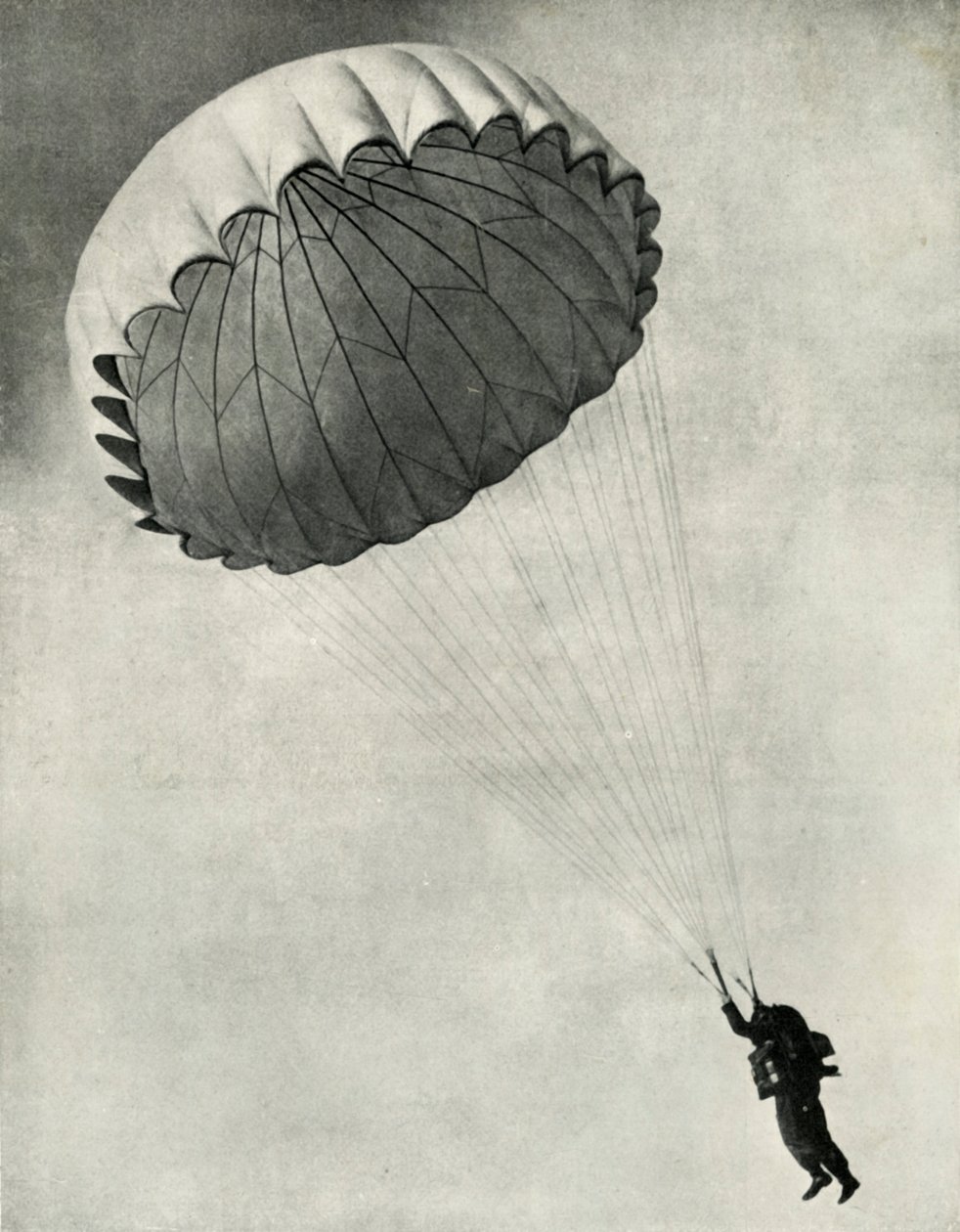 Aviador usando um pára-quedas durante a Segunda Guerra Mundial, 1941. de Charles Brown