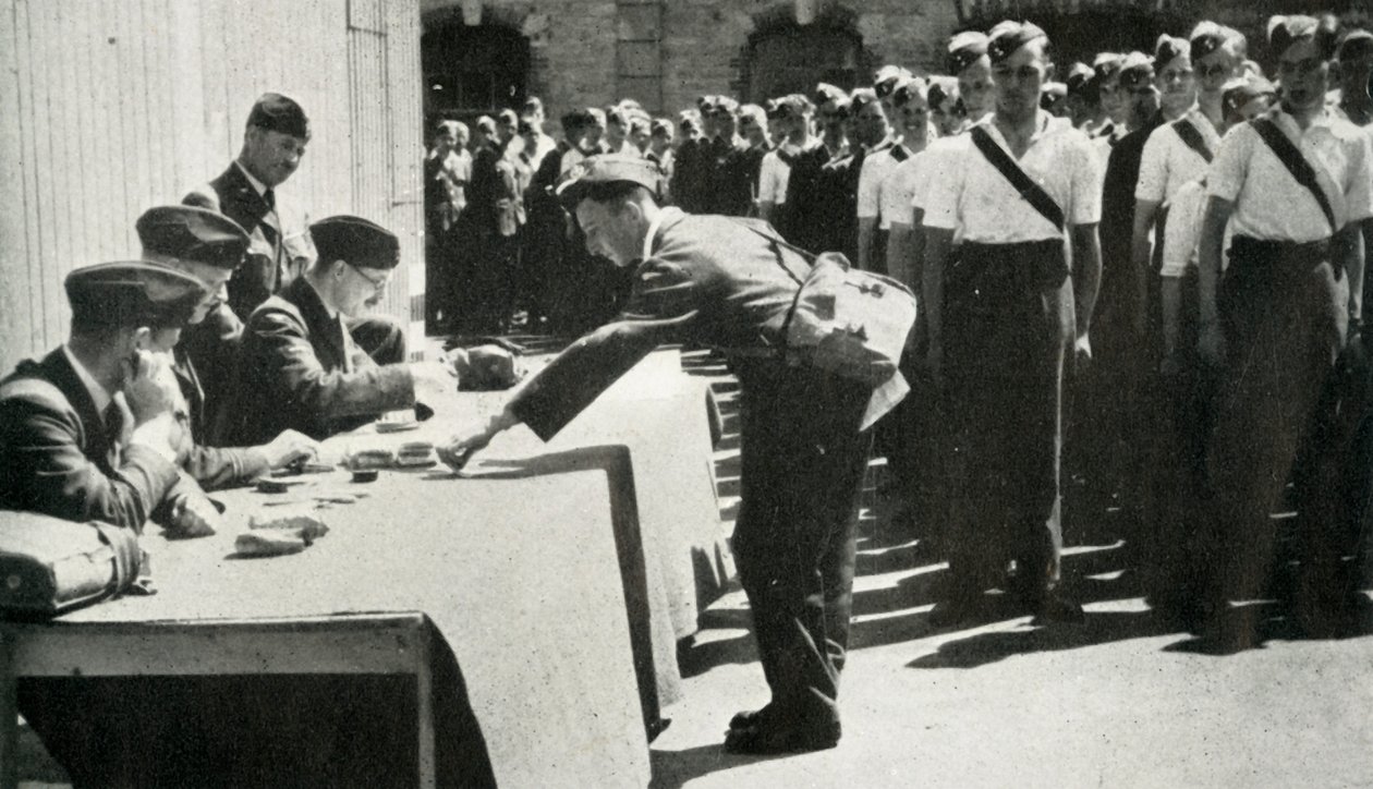 Dia de pagamento marca a vida na Royal Air Force em intervalos regulares, 1941. de Charles Brown