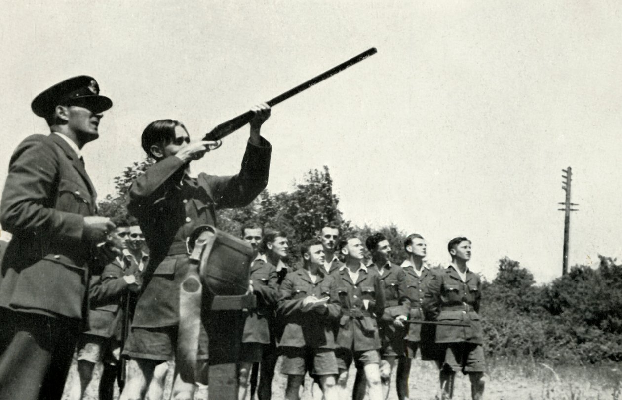 Pessoal da RAF aprendendo a disparar armas durante a Segunda Guerra Mundial, 1941. de Charles Brown