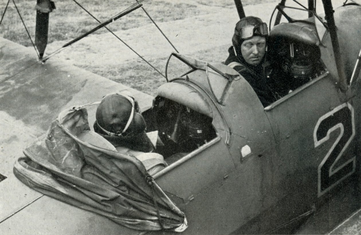 Piloto da RAF aprendendo a voar durante a Segunda Guerra Mundial, 1941. de Charles Brown