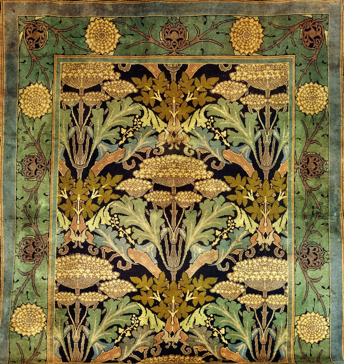 Um tapete de lã Donegal com um desenho de flores, c.1903 (lã) de Charles Francis Annesley Voysey