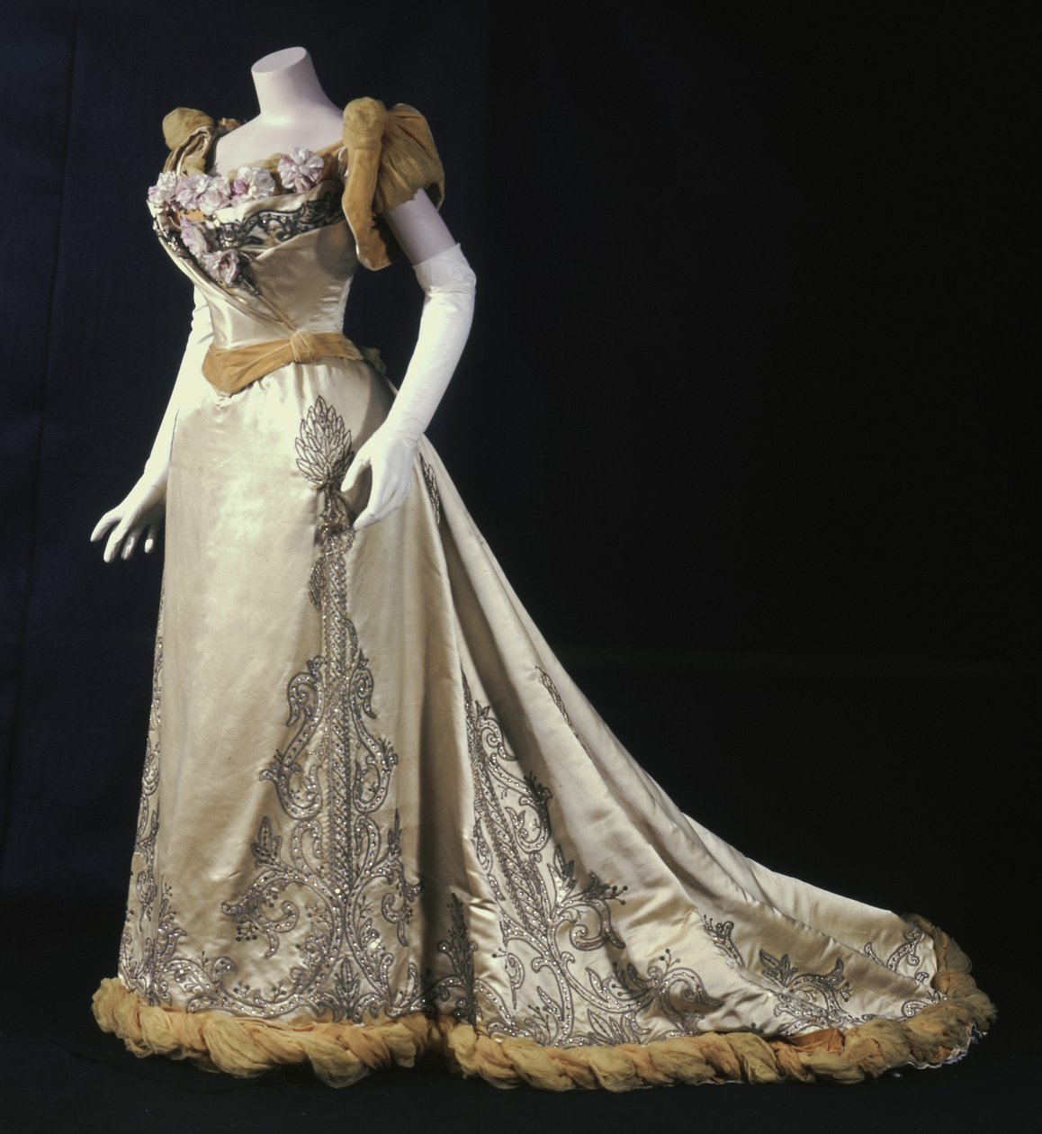 O vestido de noite da Bertha Palmer de Charles Frederick Worth