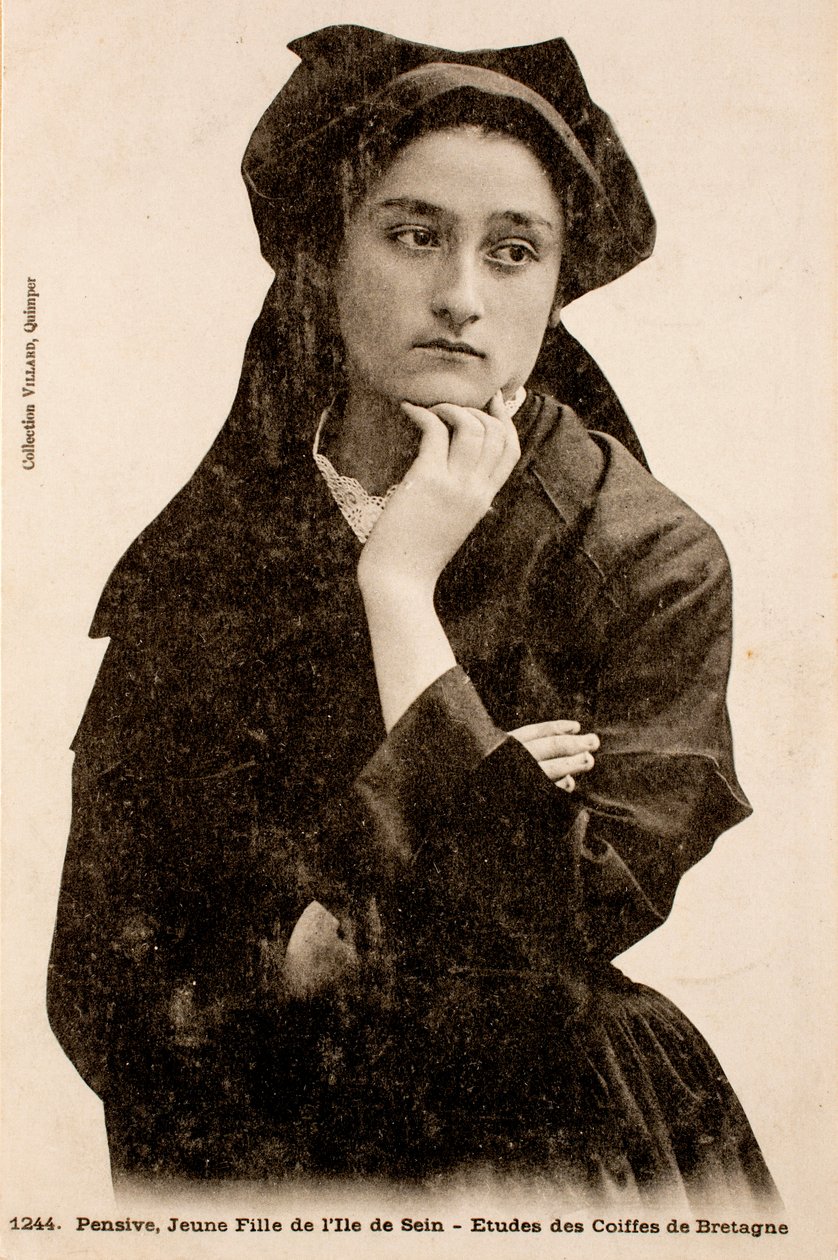 Antigo postal/Young girl da ilha de Sein/Finistere/Brittany/France de Augustus Kollner