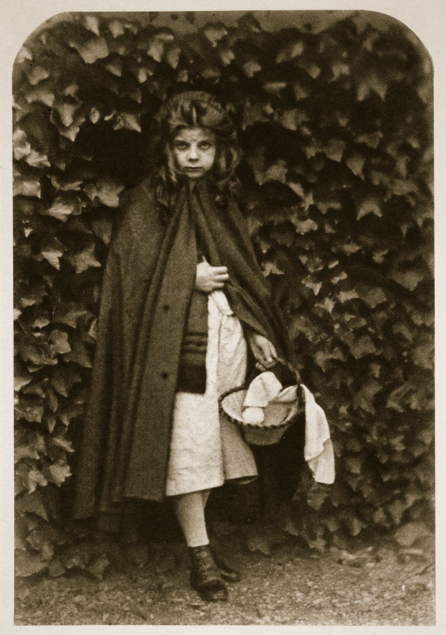Agnes Grace Weld, como "Chapeuzinho Vermelho", 18 de agosto de 1857 (foto sépia) de Charles Lutwidge Dodgson