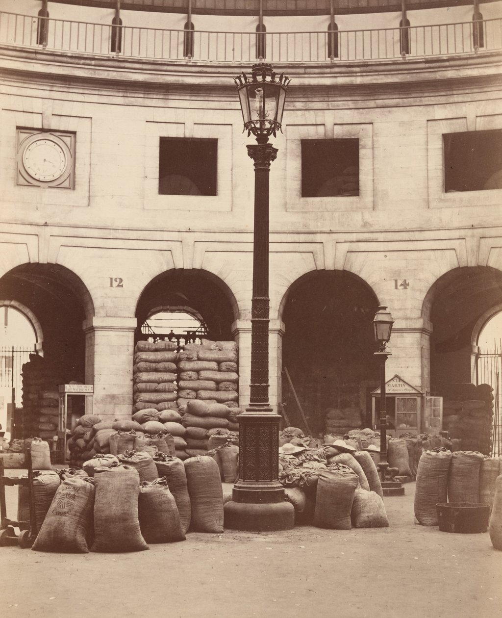 Mercado de cereais (interior) de Charles Marville