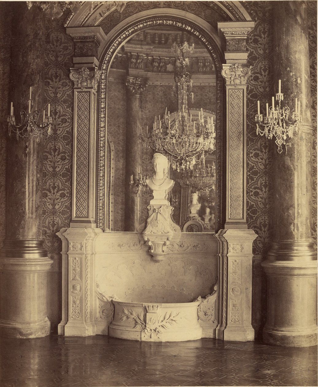 [Interior de um palácio, provavelmente o Hotel de Ville, Paris]. de Charles Marville