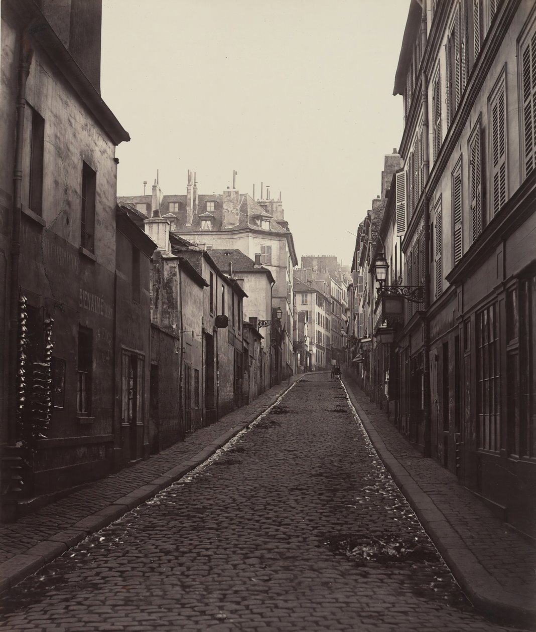 Rue Neuve-Coquenard da rue Lamartine, década de 1870. de Charles Marville