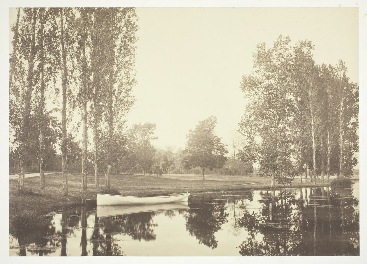 Sem título, c. 1850. [Barco em um lago no Bois de Boulogne, um parque em Paris]. de Charles Marville