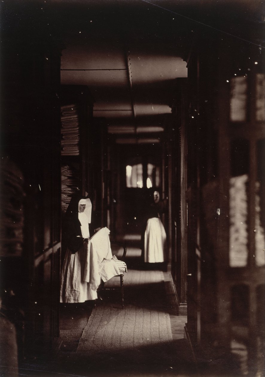 Imperial Asylum Vincennes, lingerie de Charles Nègre