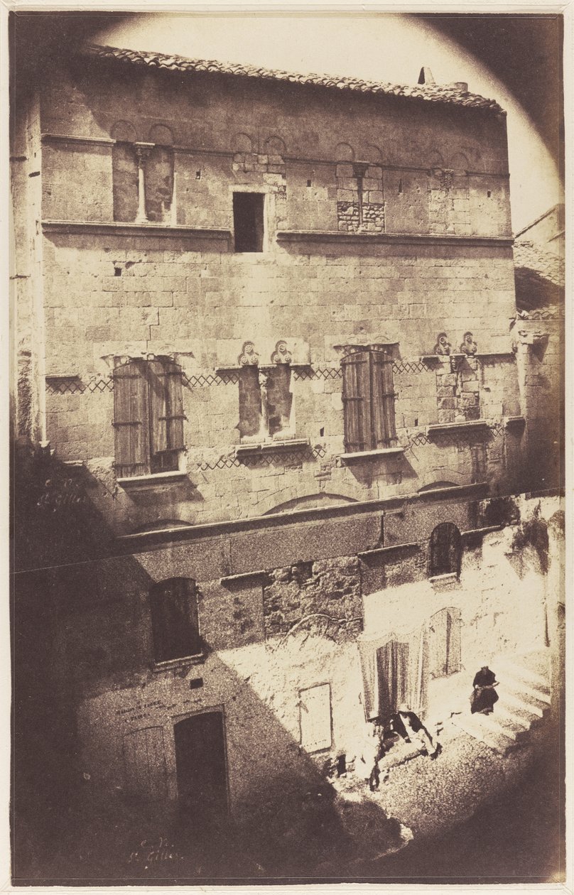 Fachada de uma casa românica em Saint-Gilles du Gard de Charles Nègre