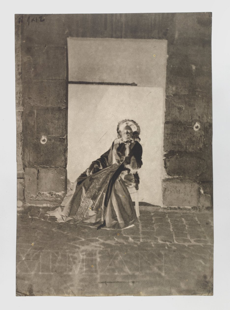 Retrato de uma mulher sentada desconhecida de Charles Nègre