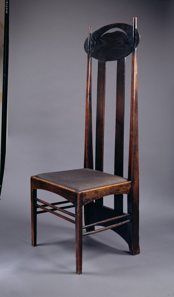 Cadeira de espaldar alto projetada para a Srta. Cranstons Argyle Street Tea Rooms, Glasgow, 1897 (carvalho manchado) de Charles Rennie Mackintosh