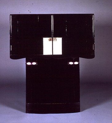 Escrivaninha para Hill House, Helensburgh (fechado) (ver 71065) de Charles Rennie Mackintosh