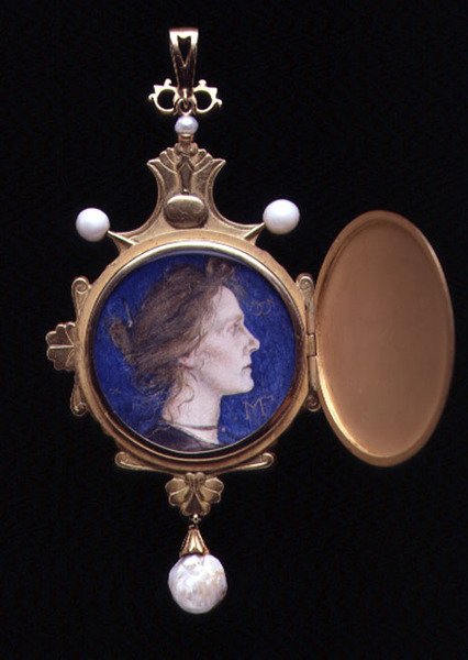 Pingente de Pégaso contendo miniatura de Miss Edith Emma Cooper (1862-1913) 1901 (lápis & wc no esmalte) (ver 109662 para exterior) de Charles Ricketts