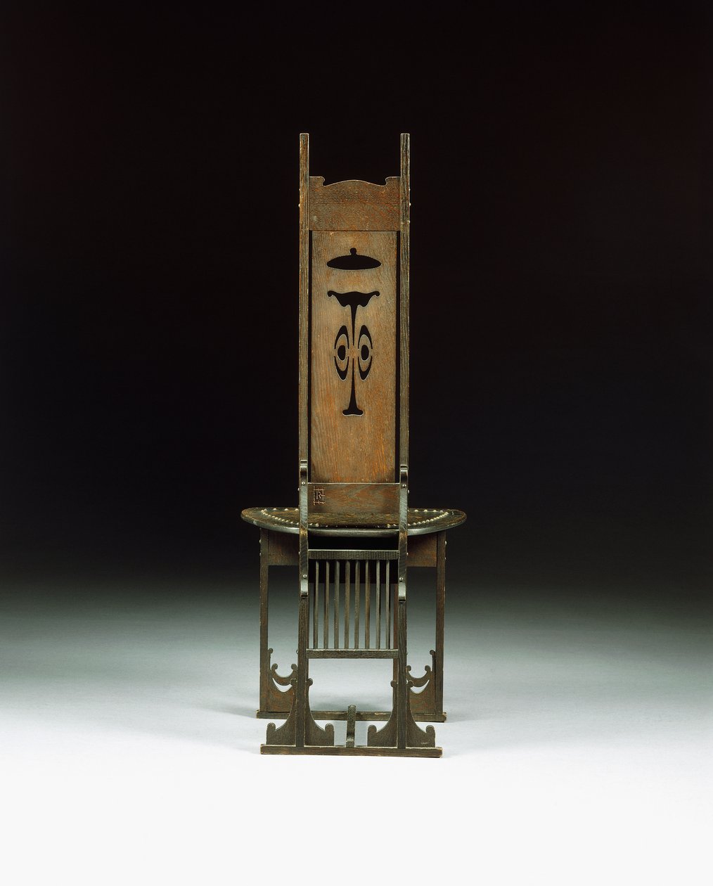 Uma cadeira lateral, com design perfurado, c.1899 (carvalho esculpido) de Charles Rohlfs