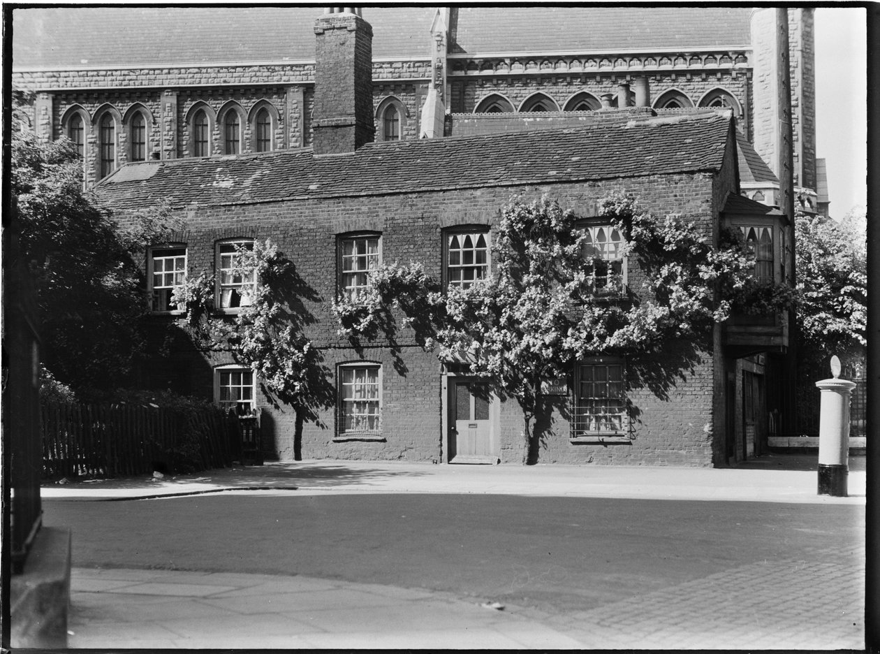 24-26 Queen Street, Hammersmith, Hammersmith e Fulham, Greater London Authority, década de 1930. de Charles William Prickett