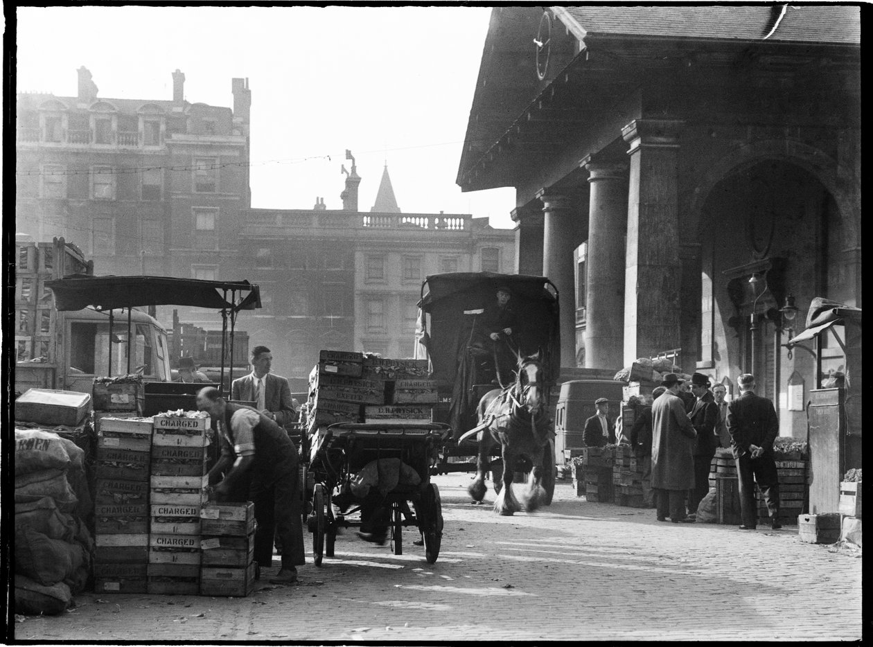 Covent Garden, Cidade de Westminster, Greater London Authority, década de 1930. de Charles William Prickett