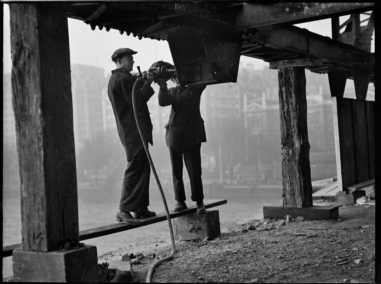 Demolição da Ponte Waterloo, Lambeth, Greater London Authority, 1936. de Charles William Prickett