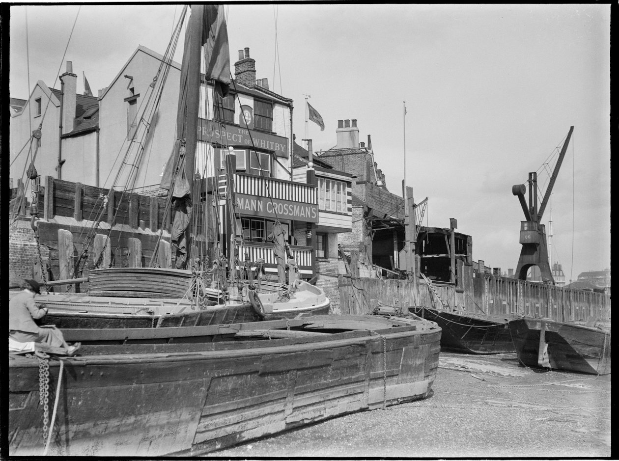 Prospect of Whitby, Wapping Wall, Wapping, Tower Hamlets, Greater London Authority, década de 1930. de Charles William Prickett