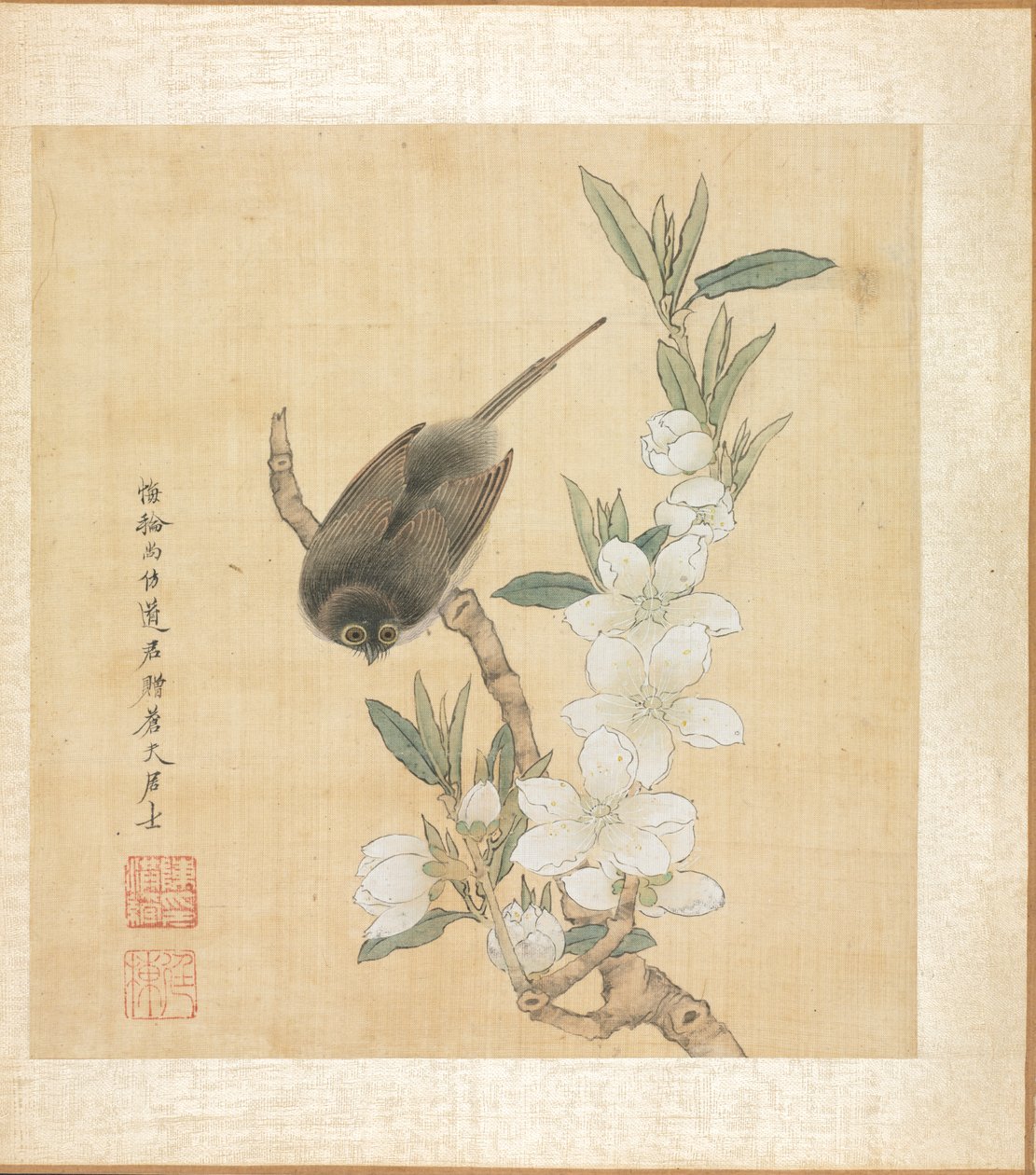 Pinturas após antigos mestres: um pássaro e um ramo de flor de pessegueiro de Chen Hongshou
