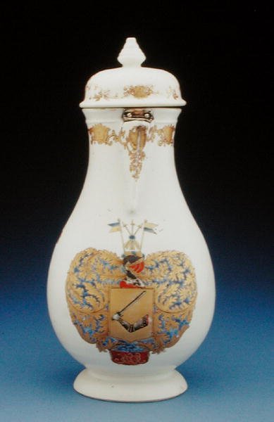 Cafeteira de Meissen com os braços de Gustav Gabriel Loodh, período Qianlong (1736-95) (porcelana) (ver também 210134) de Chinese School