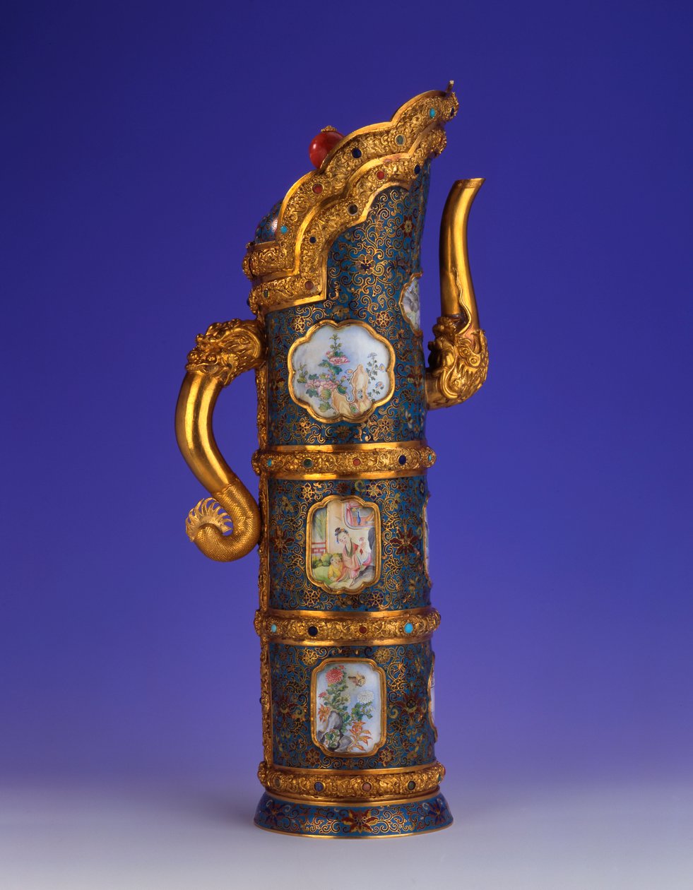 Um magnífico jarro imperial de ouro, cloisonne e esmalte de Pequim, Duomuhu, marca de quatro caracteres gravada de Qianlong e do período, Oficinas do palácio, 1736-1795 de Chinese School