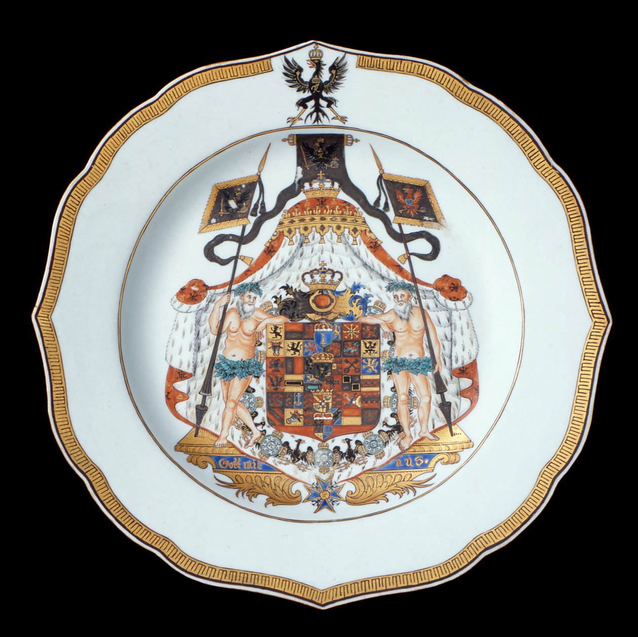 Um Prato de Jantar Armorial, período de Qianlong (1736-95) c.1755 (porcelana) de Chinese School