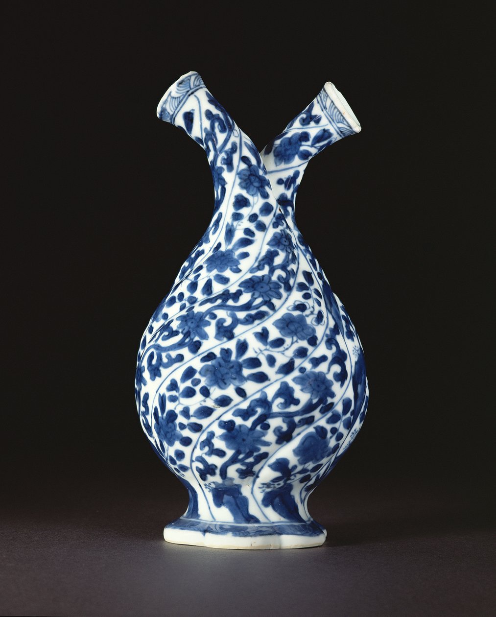 Garrafa dupla azul e branca em forma de vidro europeu, período Kangxi (1662-1722) (porcelana) de Chinese School