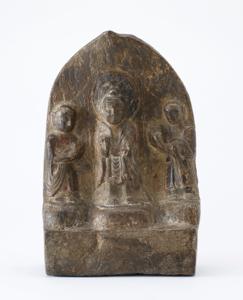 Tabuinha budista representando três figuras em pé, Período de Divisão, 536 dC de Chinese School
