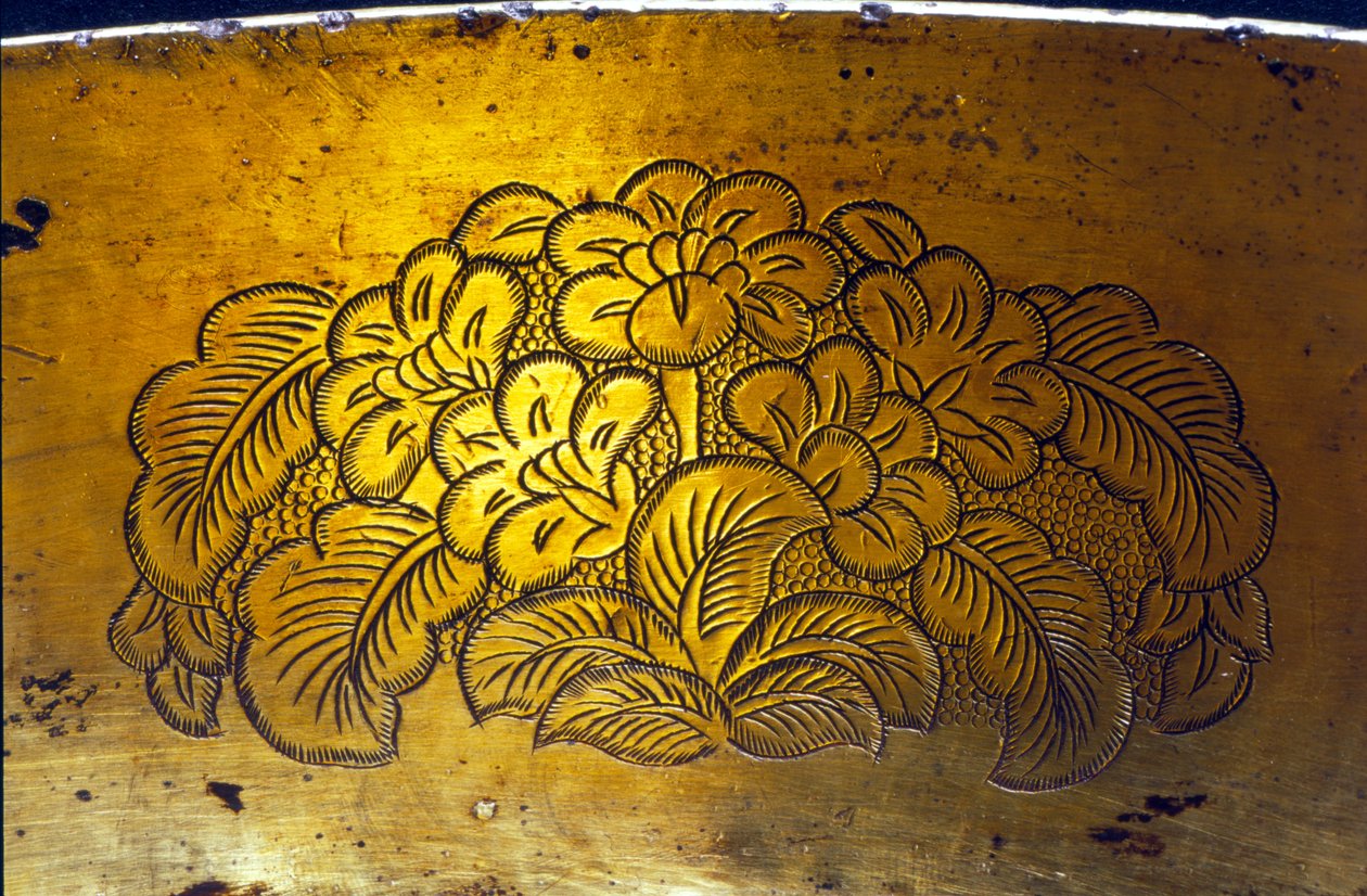 Detalhe de uma bacia gravada, dinastia Tang (prata dourada) (ver 206714) de Chinese School