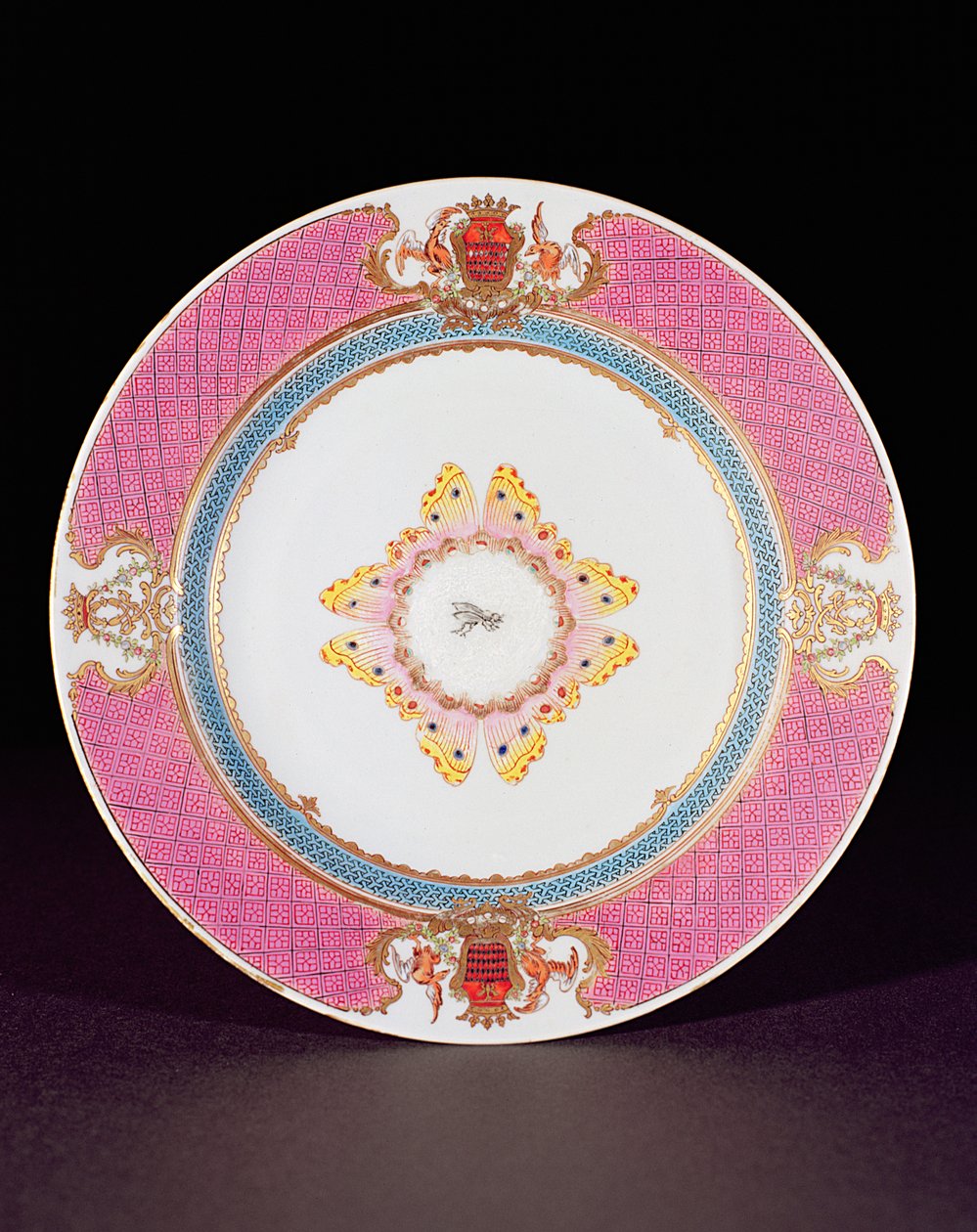 Prato de jantar pintado em esmaltes Famille Rose com os braços dos Grimaldi di Castro, período Yongzheng (1723-35) c.1735 (porcelana) de Chinese School