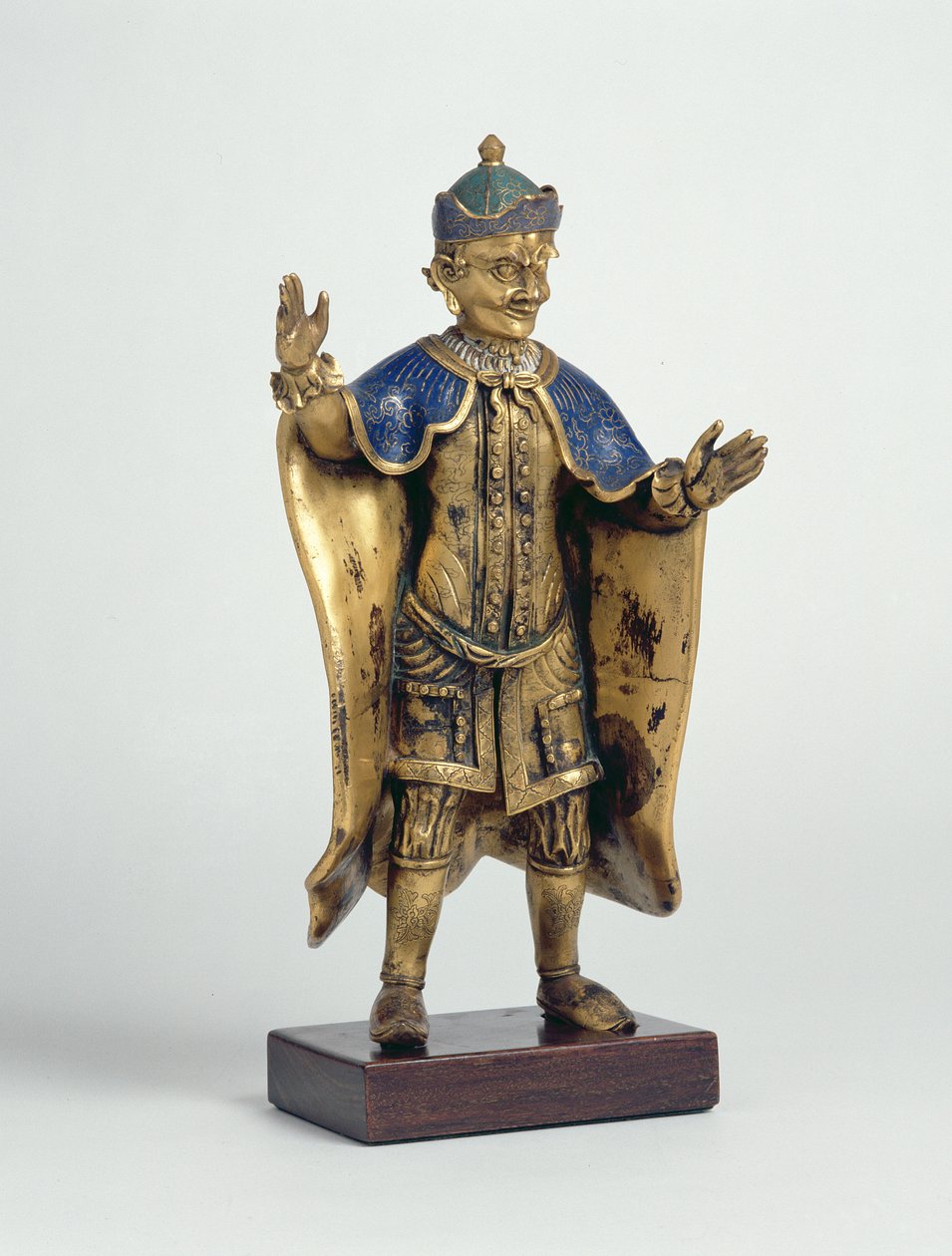 Estrangeiro com braços estendidos (cloisonne esmaltado) de Chinese School