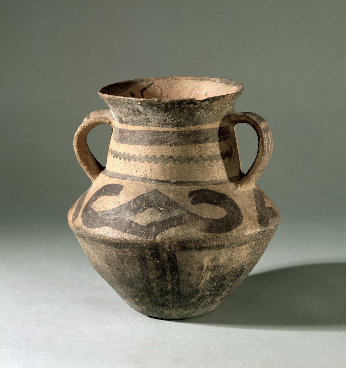 Jar, da província de Gansu, c.1300-700 aC (argila) de Chinese School