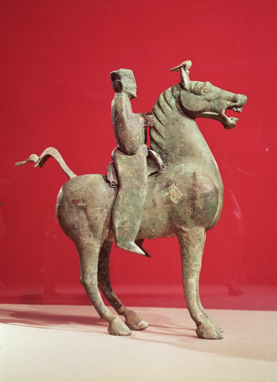 Homem a cavalo, de Wu-wei, Kansu, Dinastia Han Oriental (bronze) de Chinese School