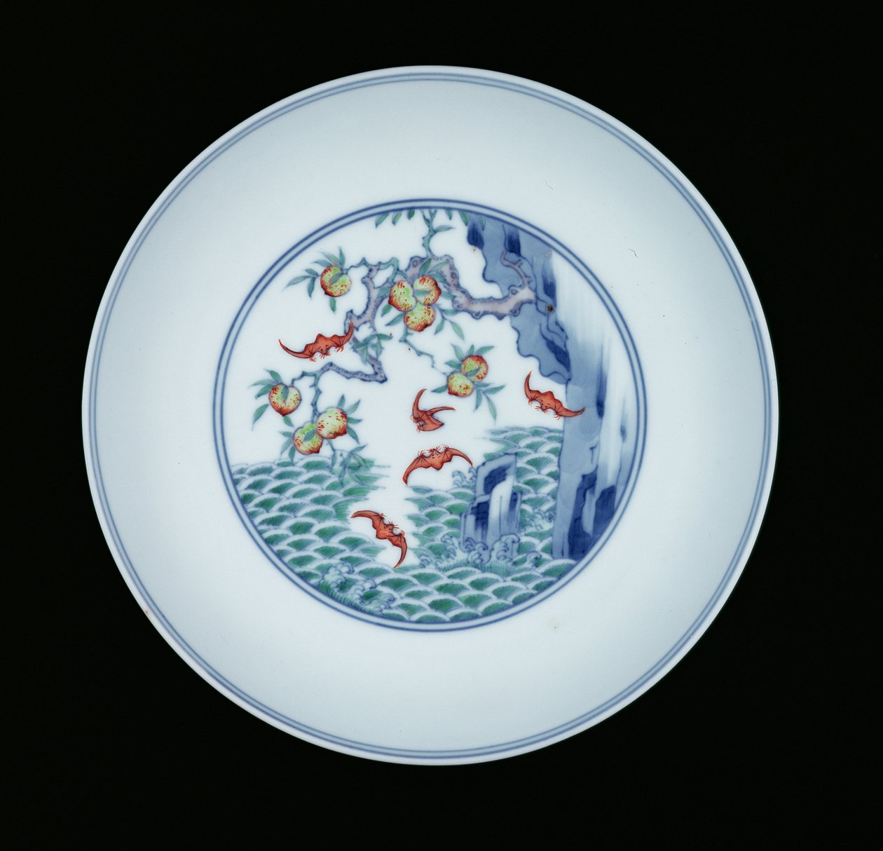 Prato de porcelana pintado em esmalte azul e ducai, 1723-1735 (porcelana) de Chinese School