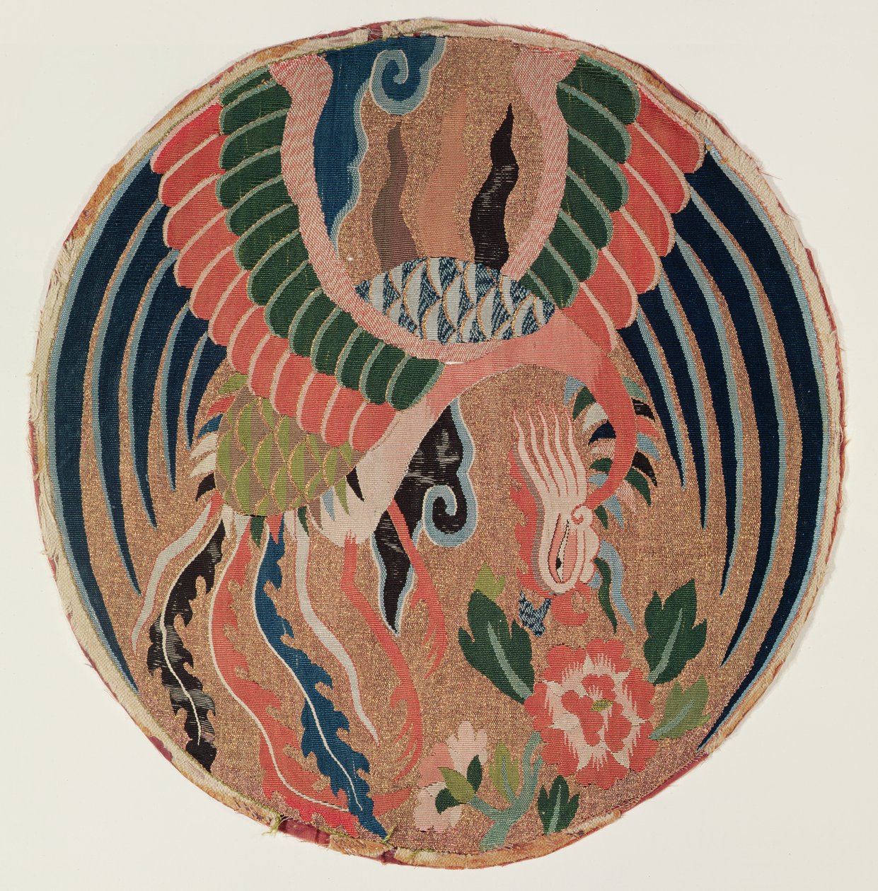 Roundel com feng-huang e peônia (tapeçaria, seda e ouro enrolado) de Chinese School