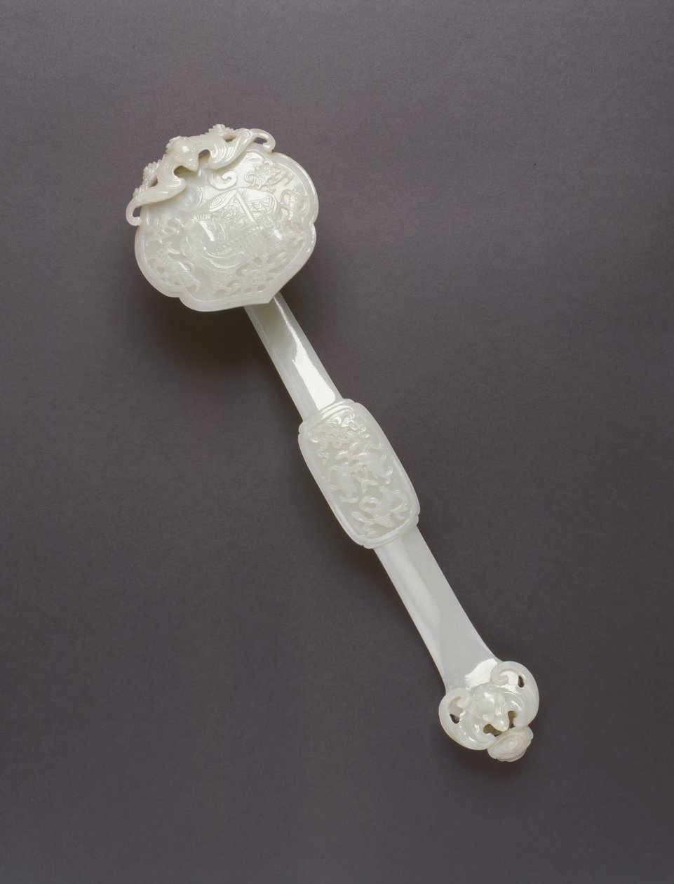 Cetro Ruyi (pedra celadon) (para detalhes ver 241131 e 241132) de Chinese School
