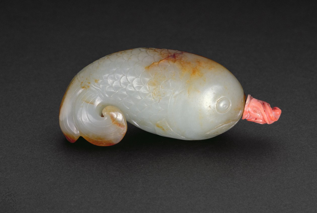 Garrafa de rapé em forma de um peixe com rabo de trevo enrolado (celadon e coral) de Chinese School