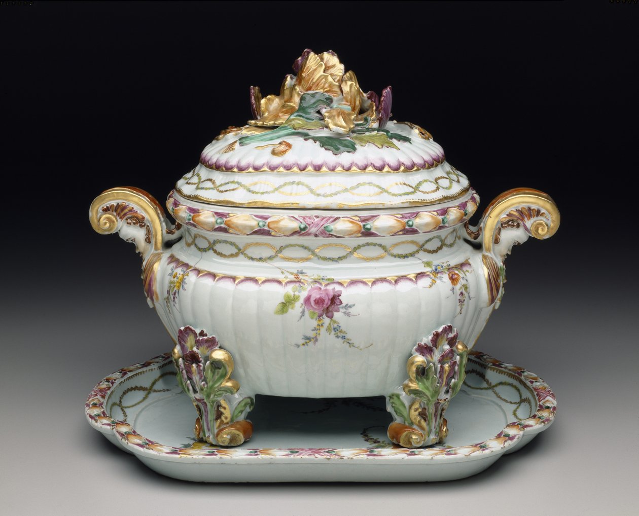 Terrina no suporte, c.1775 de Chinese School