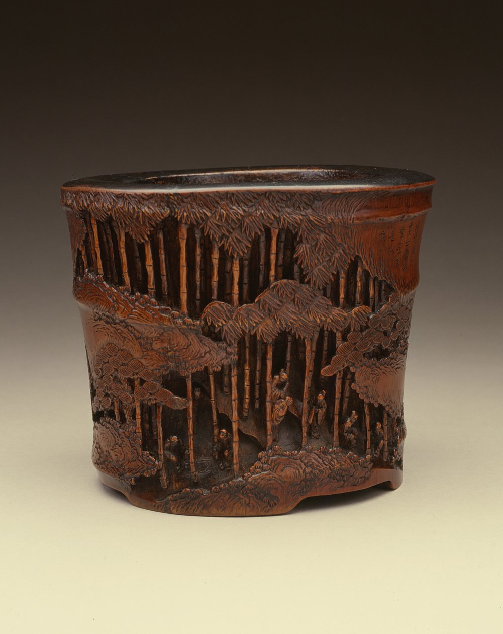 Grande pincel com os Sete Sábios do Bosque de Bambu em suas atividades literárias dentro de uma floresta de bambu, período Kang-hsi (1662-1722), dinastia Ching (bambu entalhado) de Chinese School Chinese School