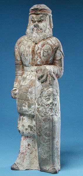Estatueta de um guerreiro bárbaro, Dinastia Tang (618-907) de Chinese School Chinese School