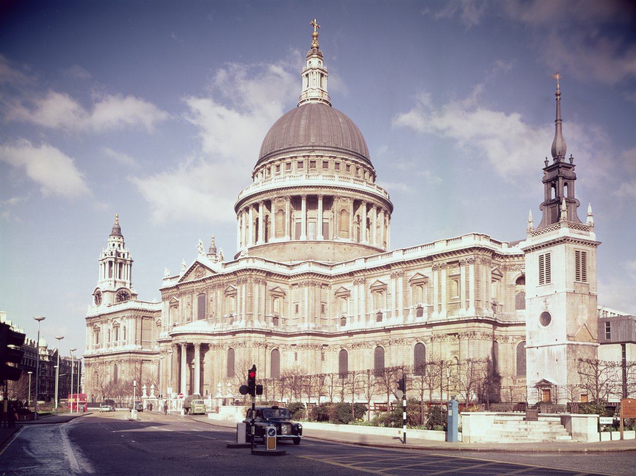 Vista do exterior, construído em 1695-1711 de Christopher Wren