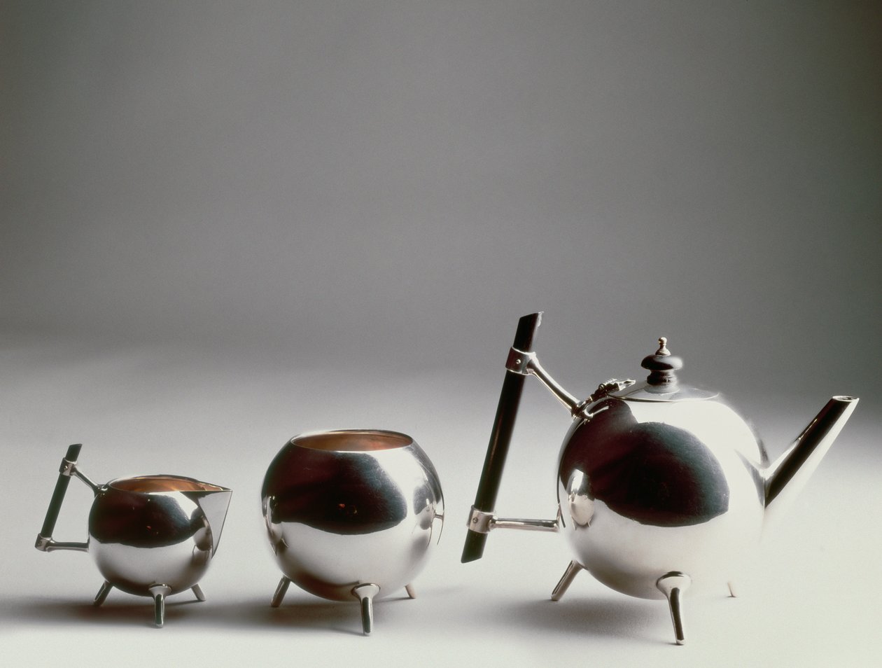 Jogo de chá fabricado pela Elkington & Company, c.1925 (galvanoplastia) de Christopher Dresser