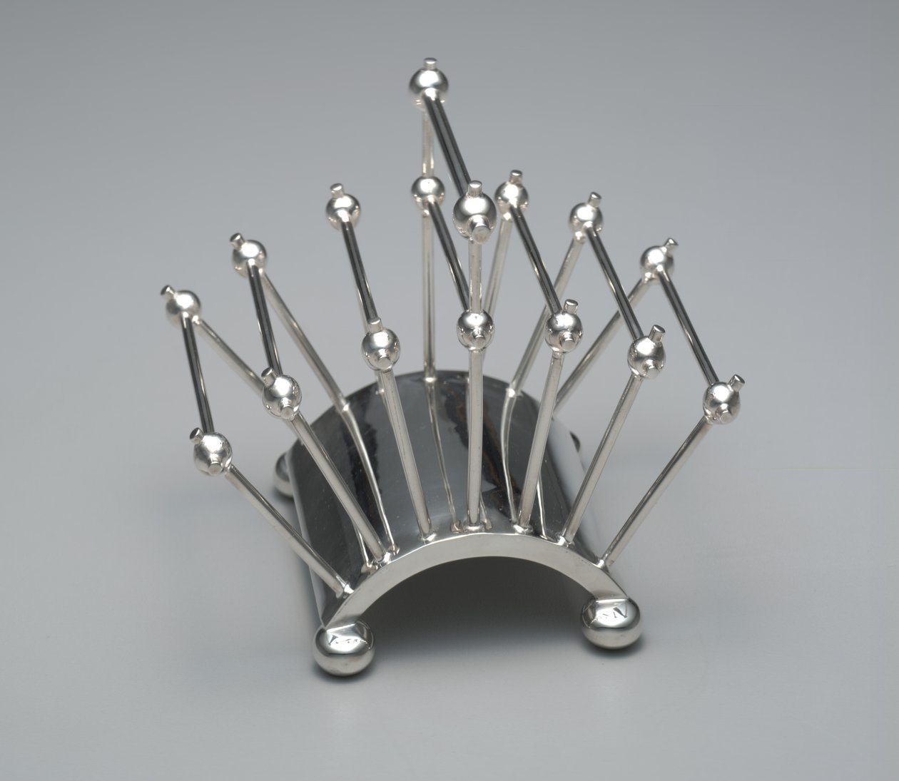 Rack de torradas, c.1881 (placa de prata) de Christopher Dresser