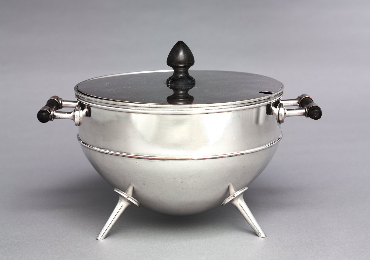 Terrina, fabricada por Hukin & Heath, c.1880 de Christopher Dresser